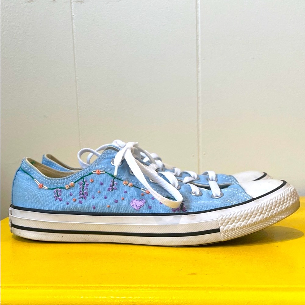 ✨Custom✨ Blue Converse with Floral Design